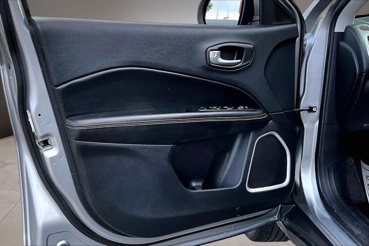 Jeep Compass photo 19