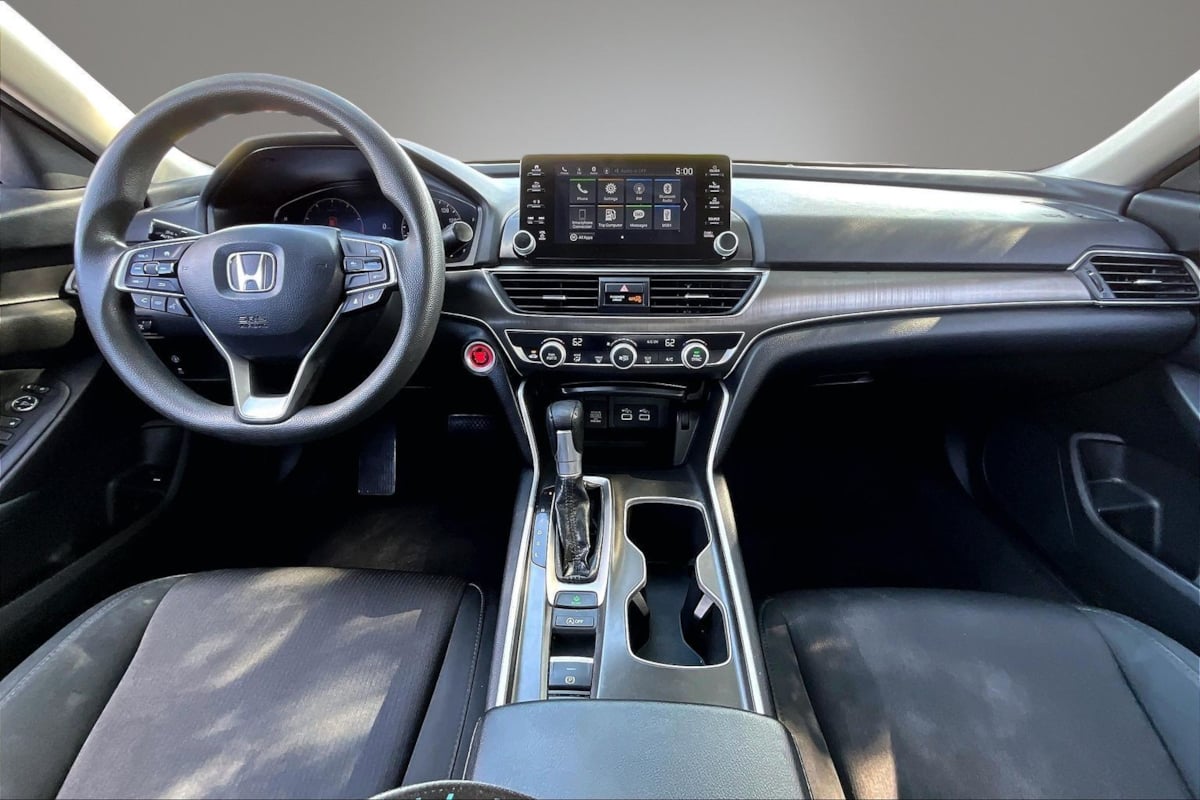 Honda Accord photo 7