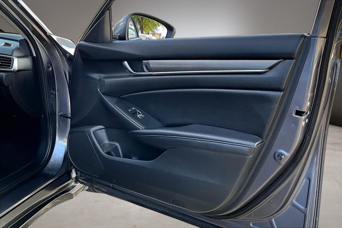 Honda Accord photo 27