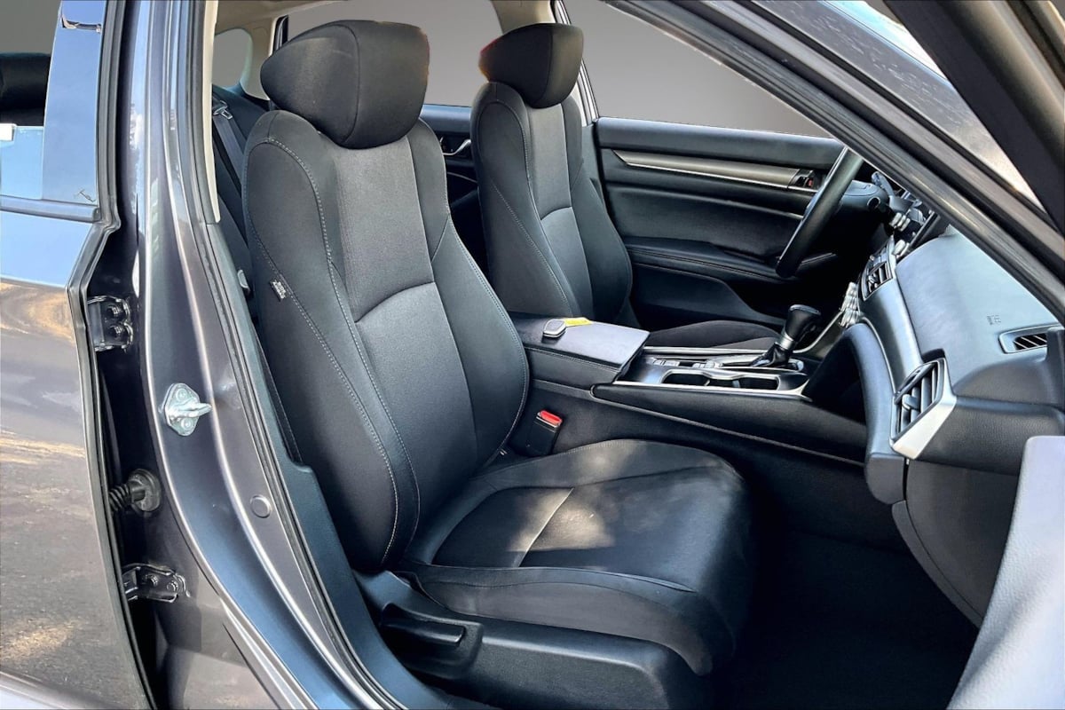 Honda Accord photo 28