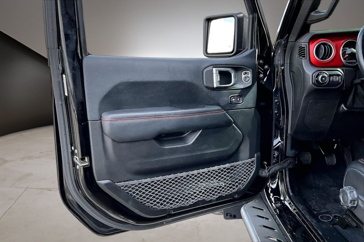 Jeep Wrangler photo 19