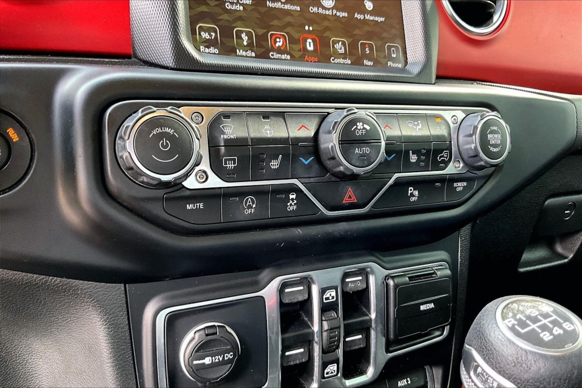 Jeep Wrangler photo 14