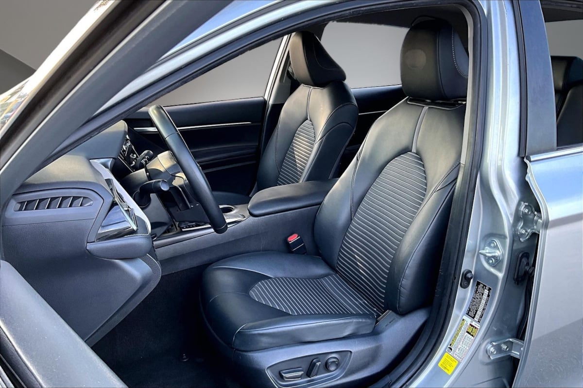 Toyota Camry photo 20
