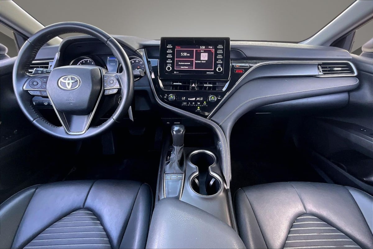 Toyota Camry photo 7
