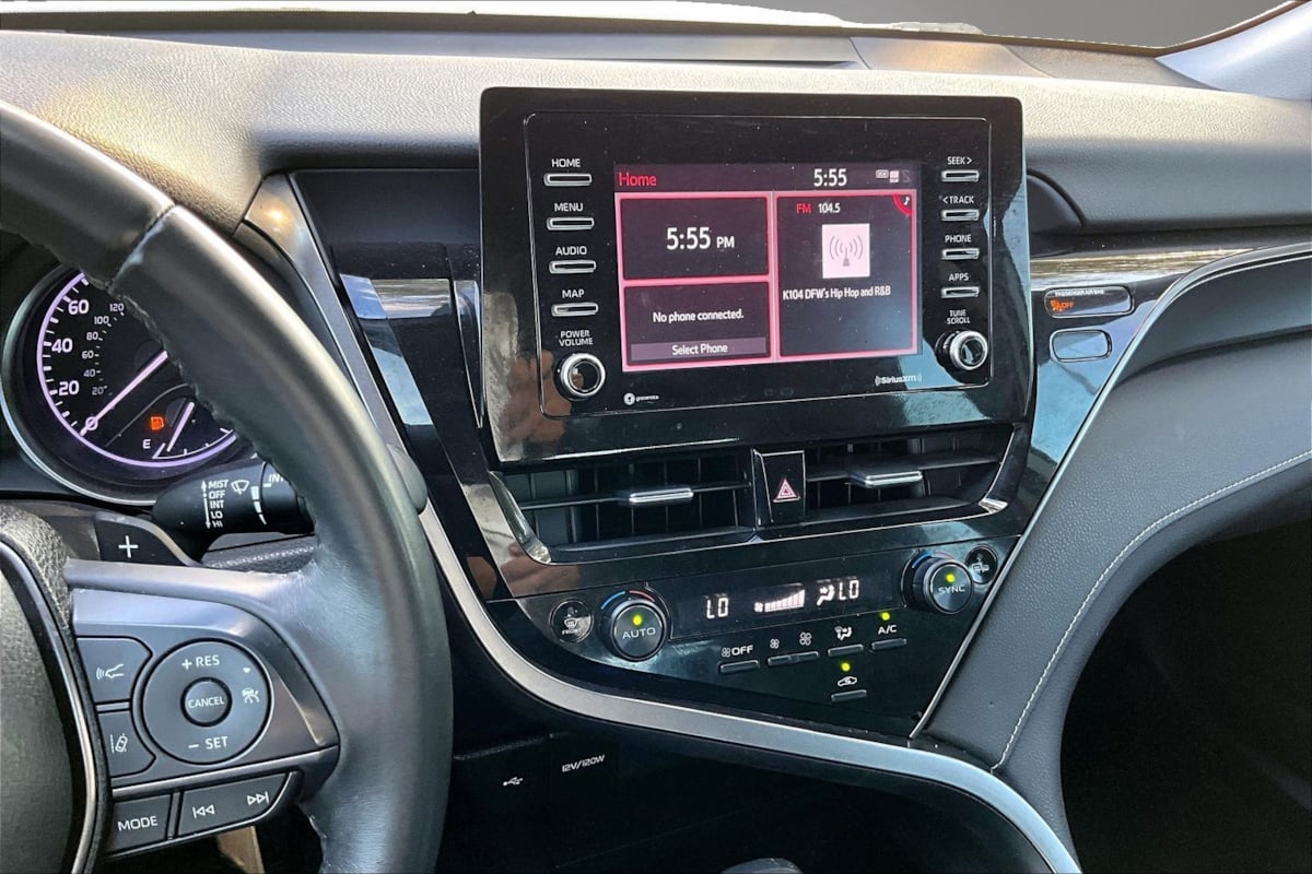 Toyota Camry photo 9