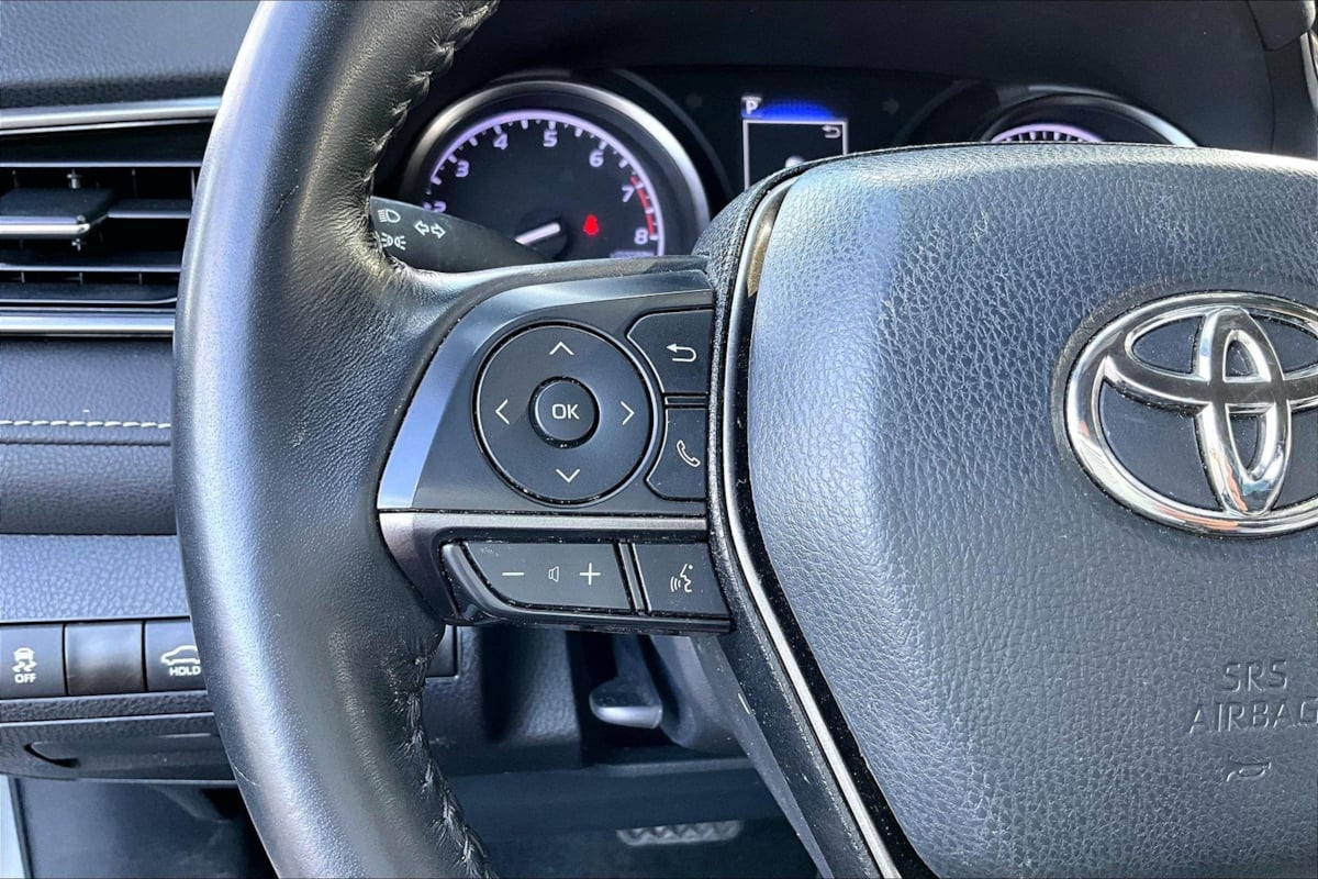 Toyota Camry photo 10