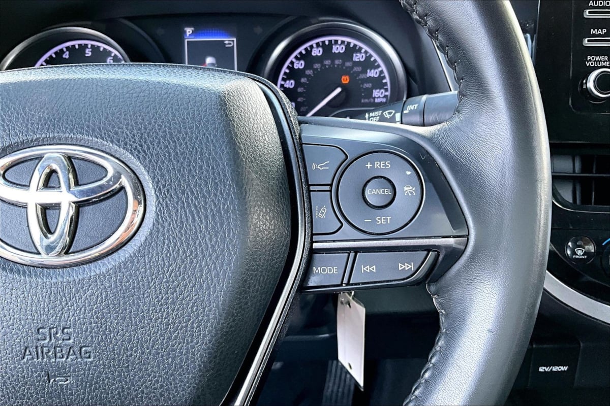 Toyota Camry photo 11