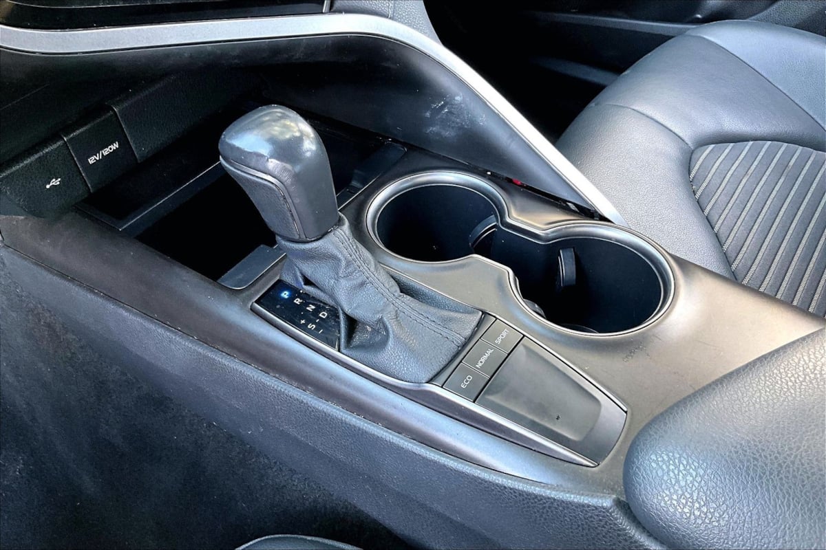Toyota Camry photo 17