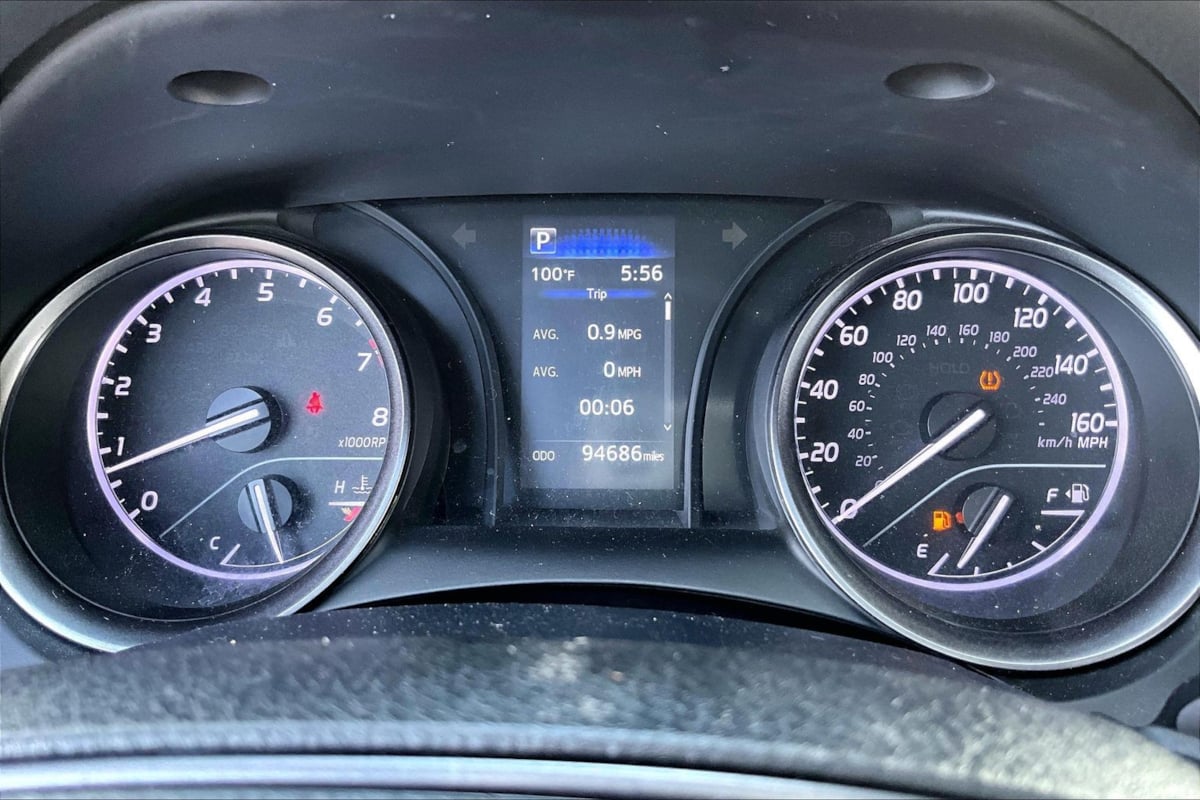 Toyota Camry photo 12