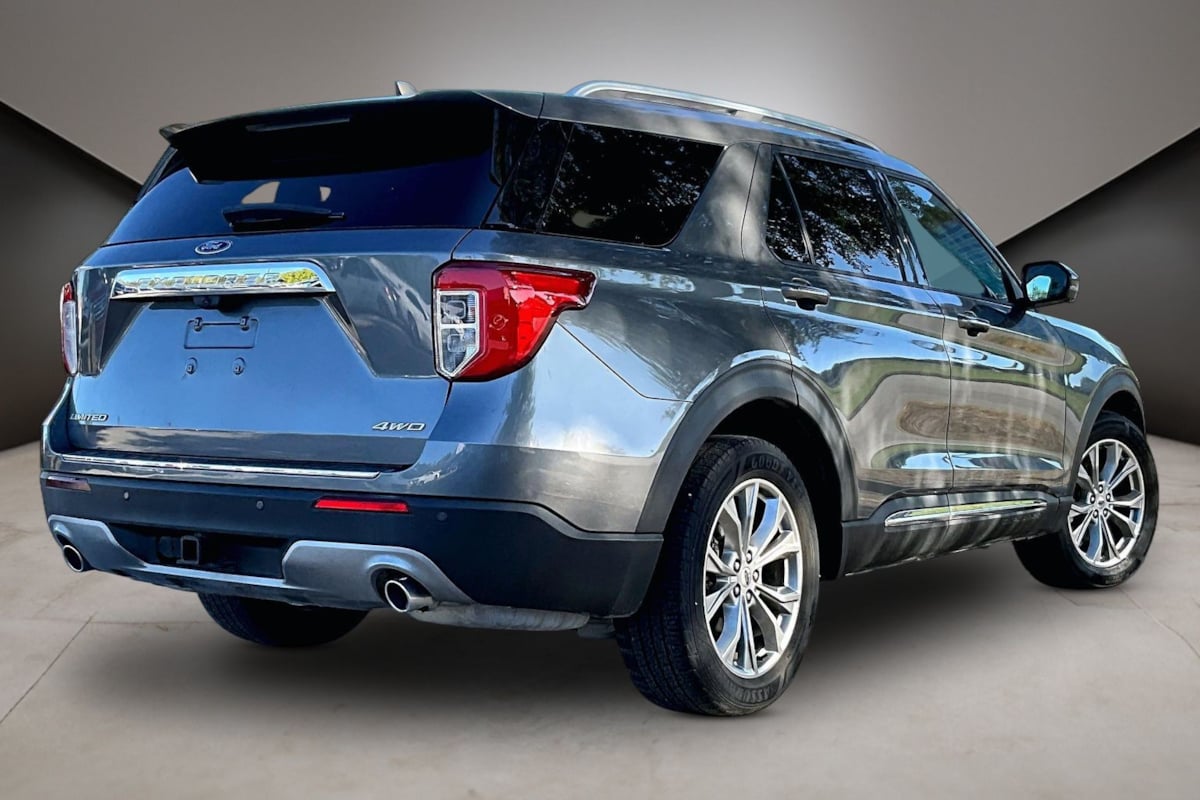 Ford Explorer photo 6