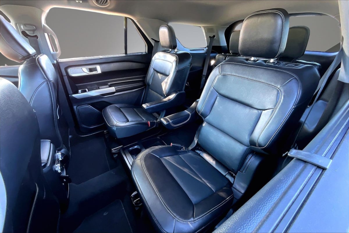 Ford Explorer photo 21