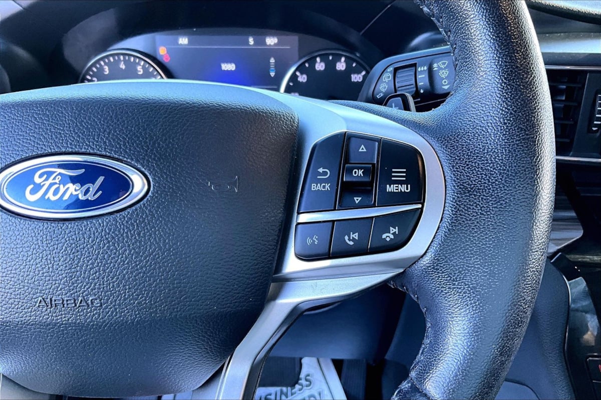 Ford Explorer photo 11
