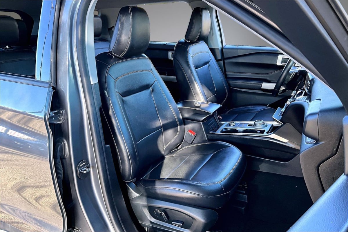 Ford Explorer photo 29