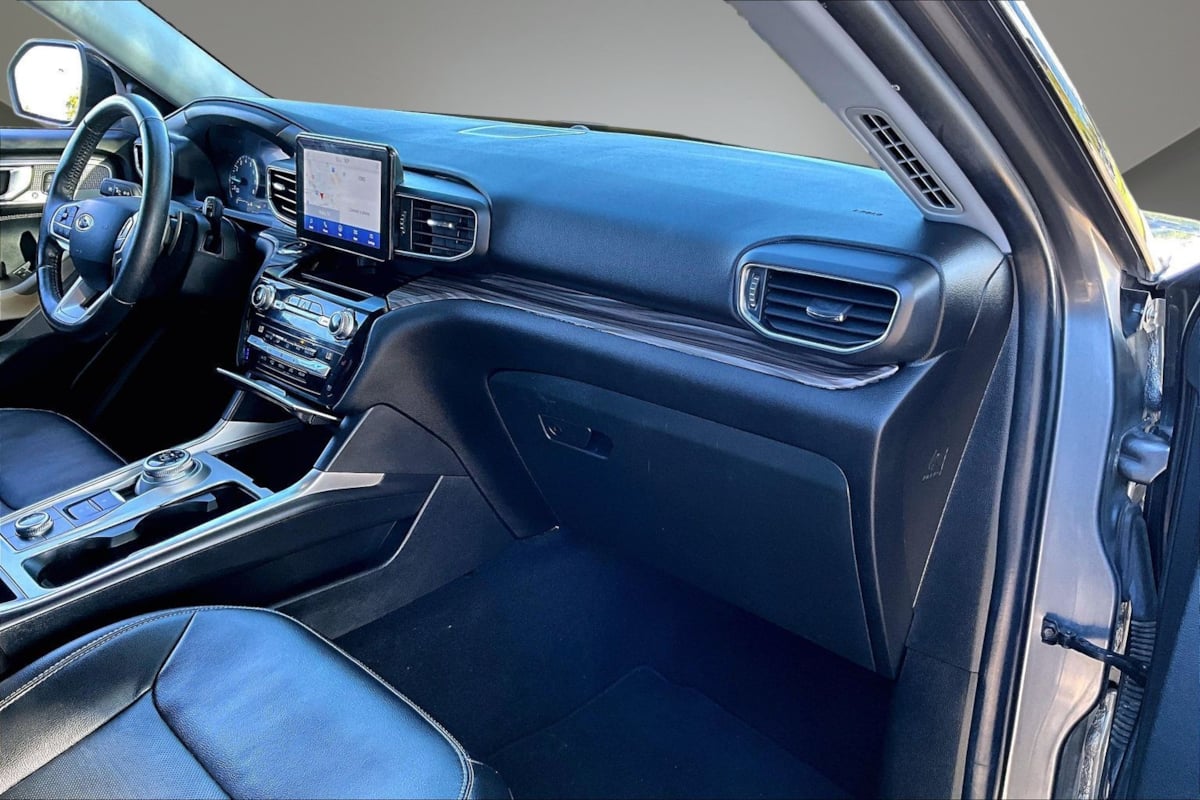 Ford Explorer photo 26