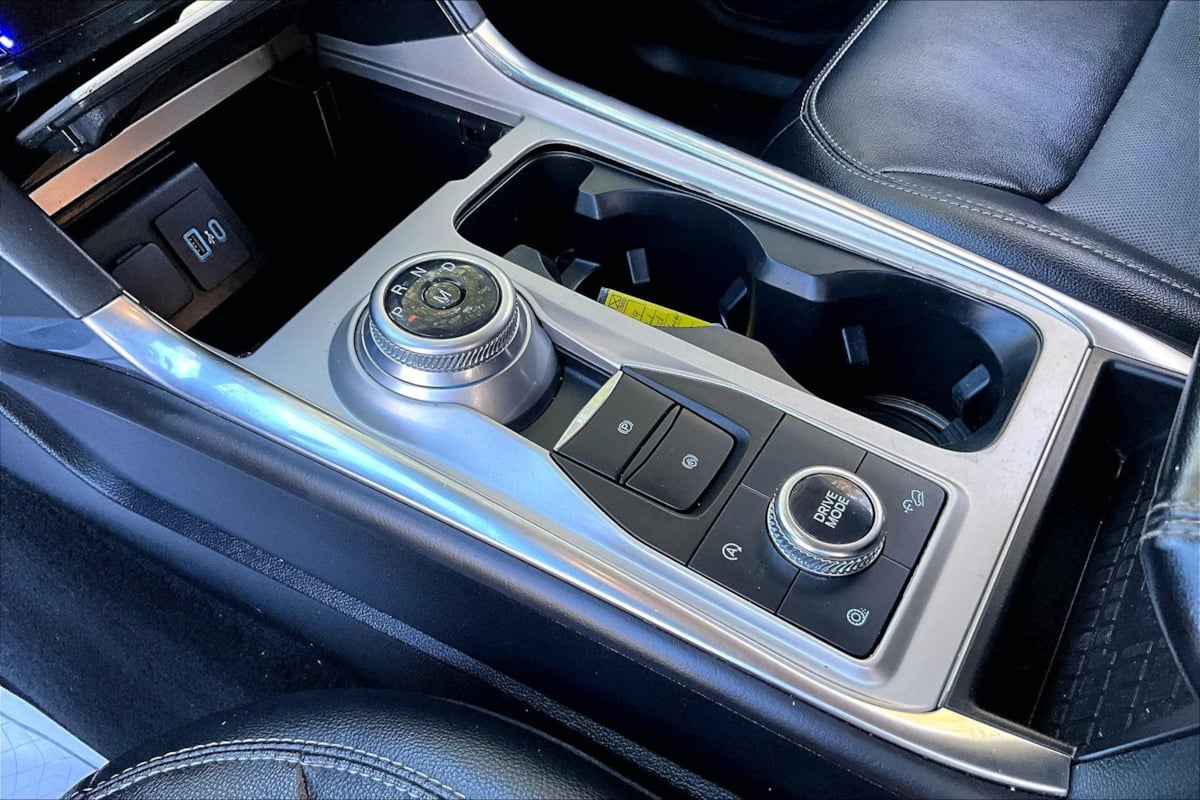 Ford Explorer photo 17