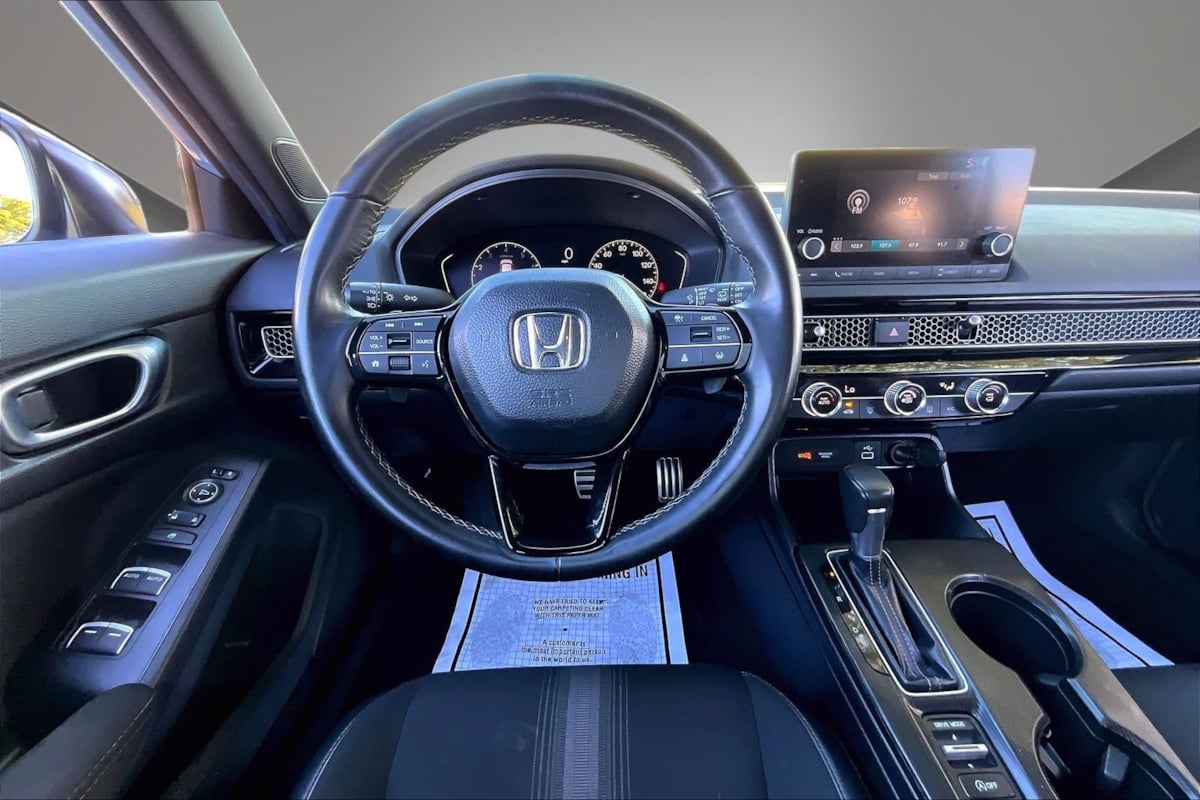 Honda Civic photo 8