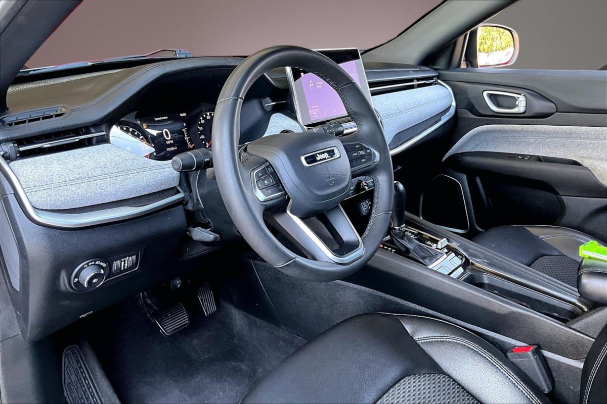 Jeep Compass photo 16