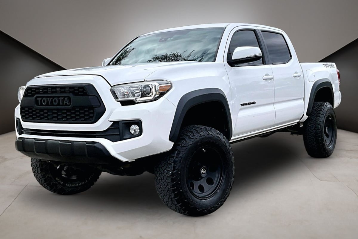 Toyota Tacoma photo 36