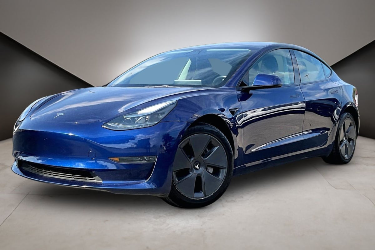 Tesla Model 3 photo 35