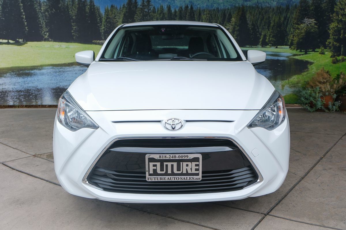 2017 Toyota Yaris iA photo 2