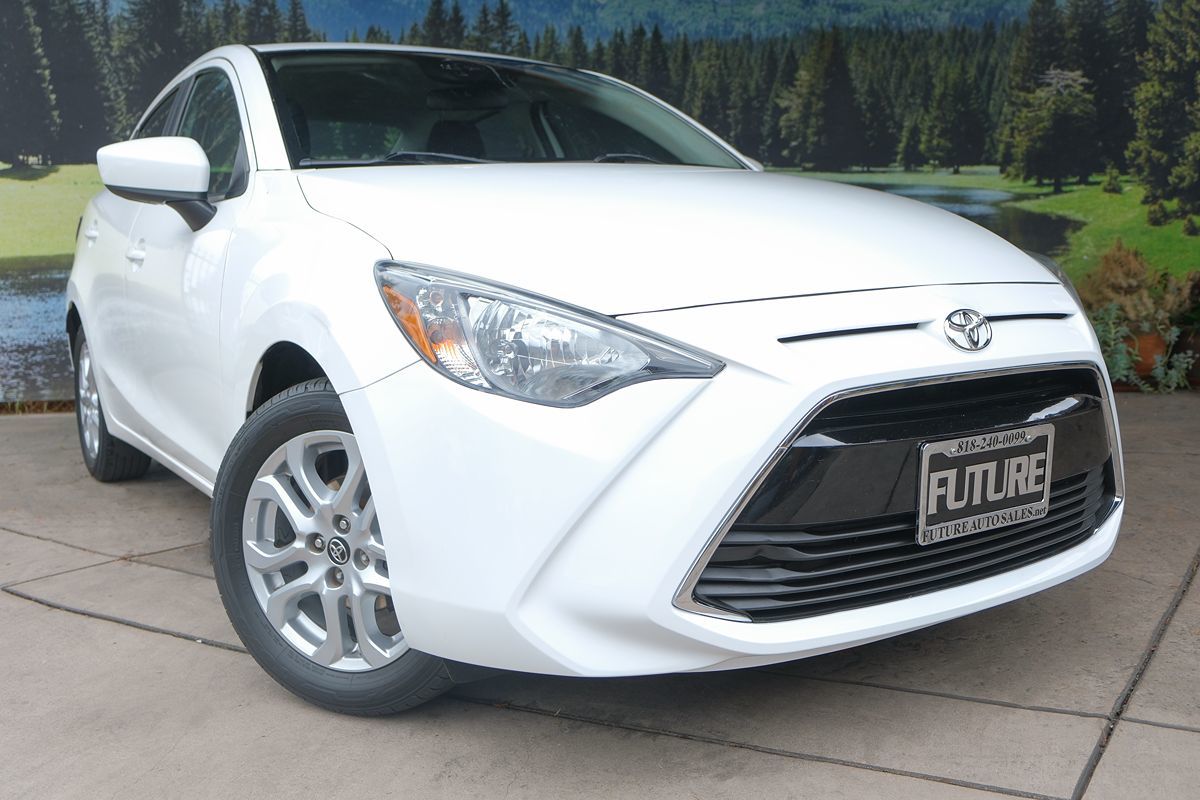 2017 Toyota Yaris iA photo 3