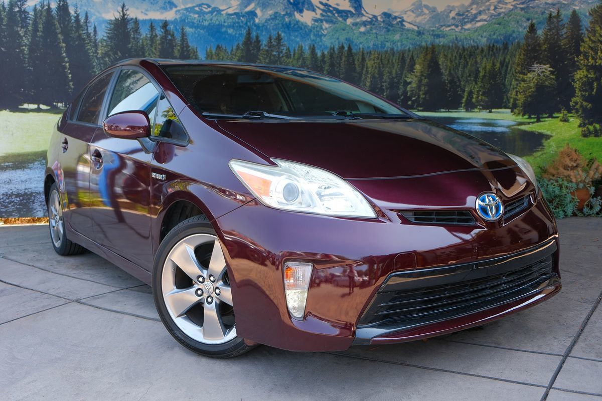 2013 Toyota Prius photo 3