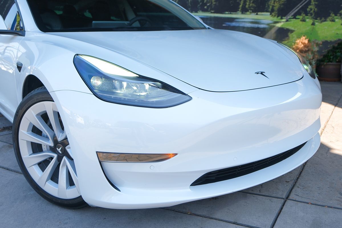 2021 Tesla Model 3 Standard Range Plus photo 7