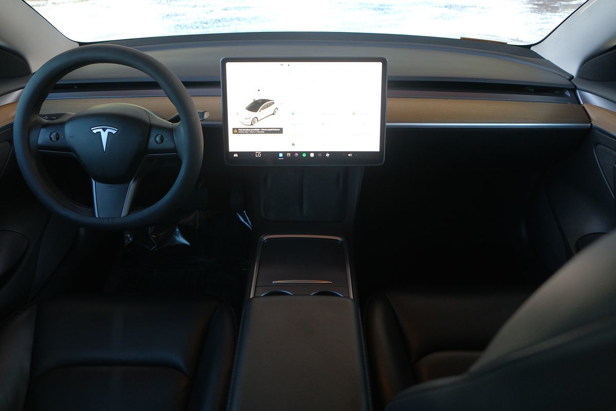 2021 Tesla Model 3 Standard Range Plus photo 17