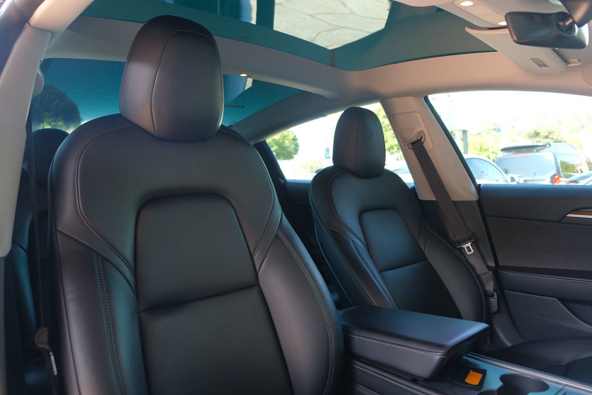2021 Tesla Model 3 Standard Range Plus photo 24
