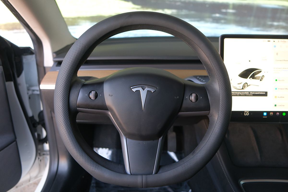 2021 Tesla Model 3 Standard Range Plus photo 14