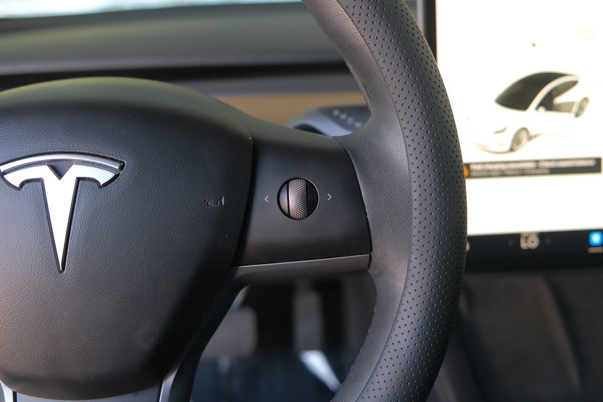 2021 Tesla Model 3 Standard Range Plus photo 16