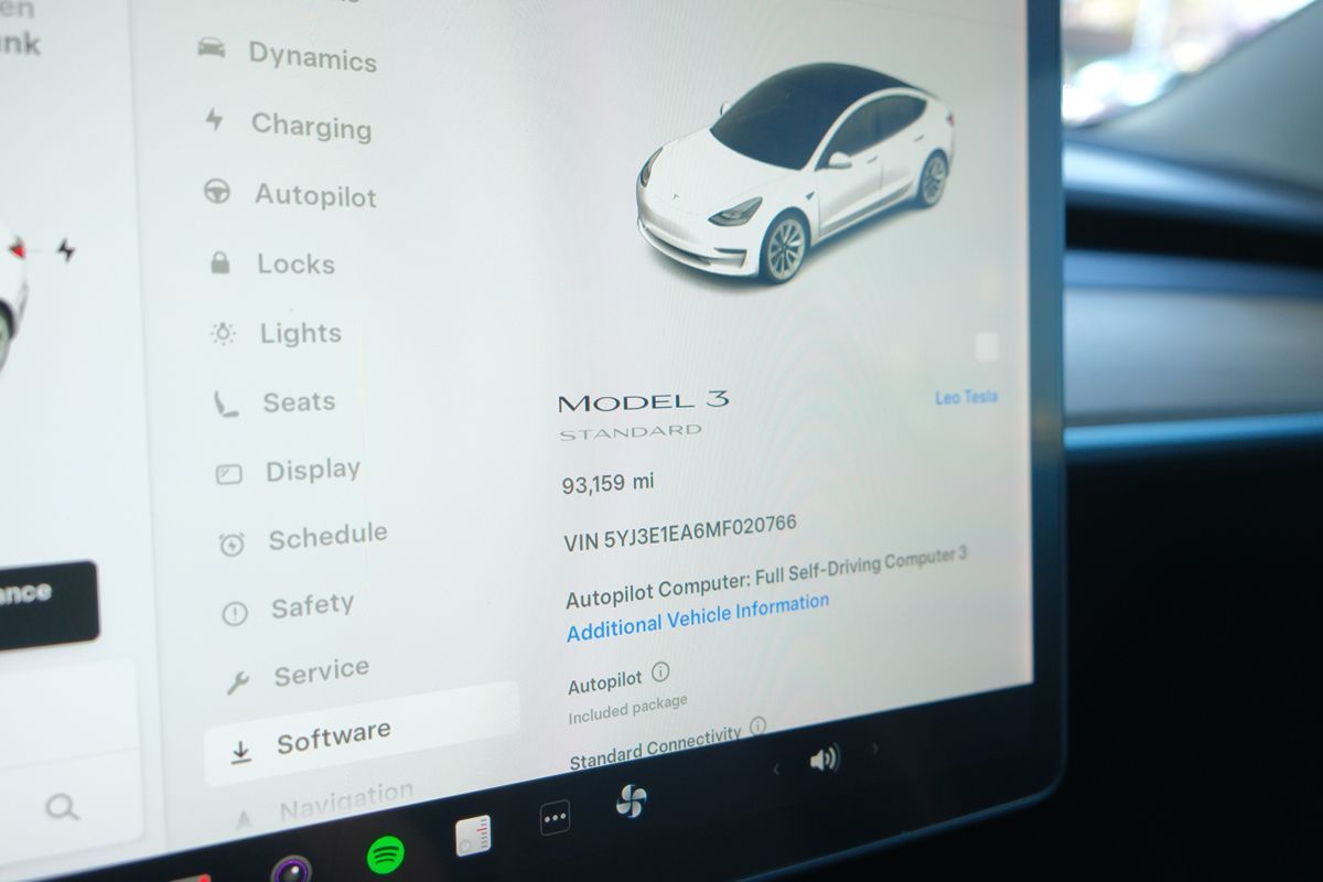 2021 Tesla Model 3 Standard Range Plus photo 9