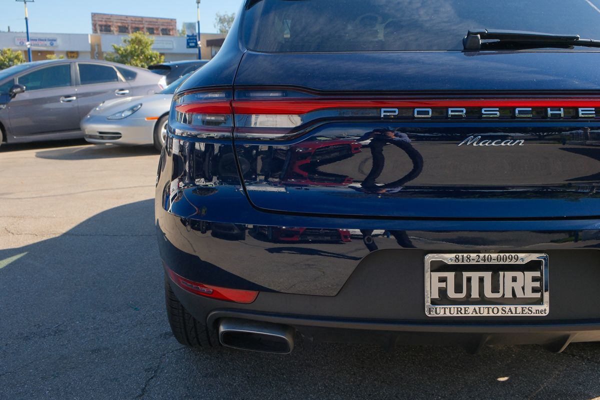 2021 Porsche Macan Base photo 37