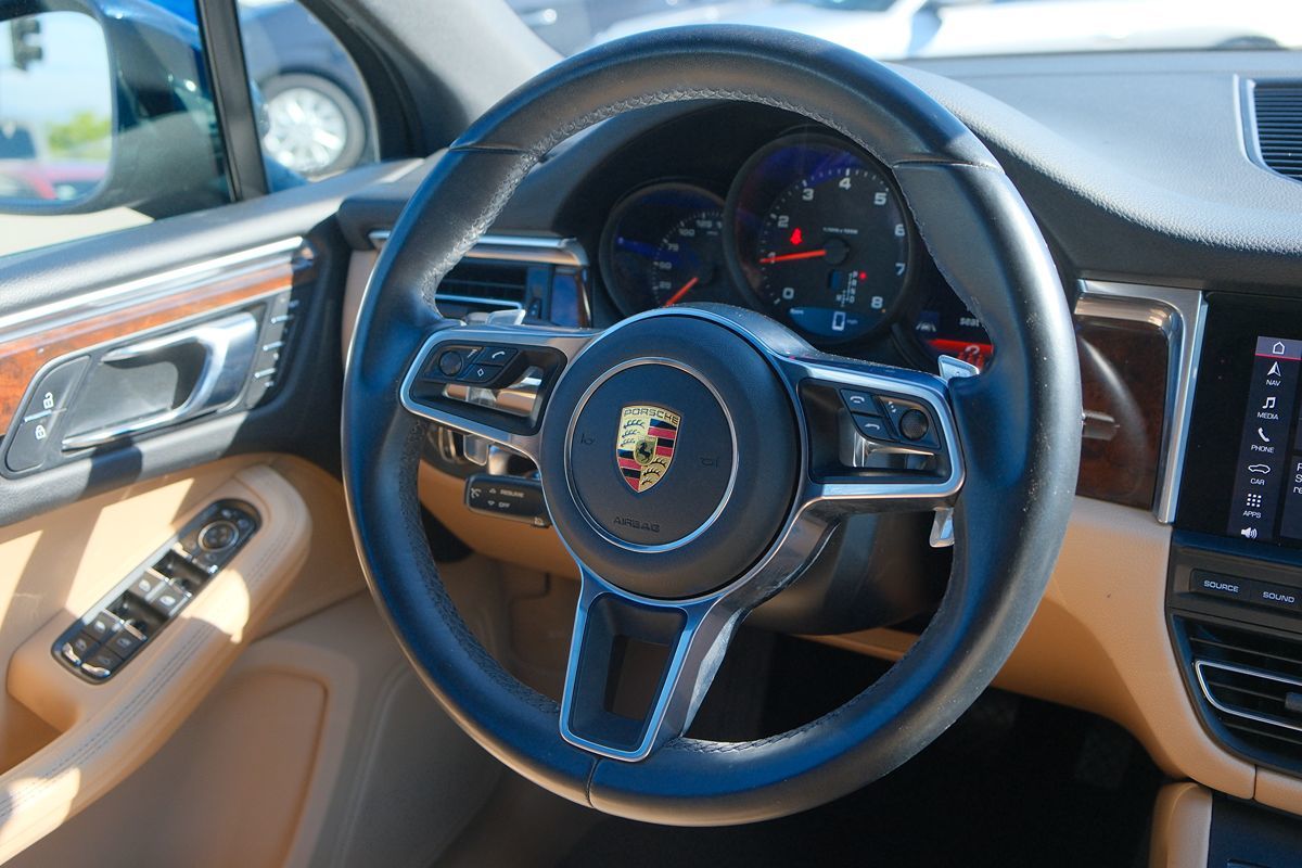 2021 Porsche Macan Base photo 45