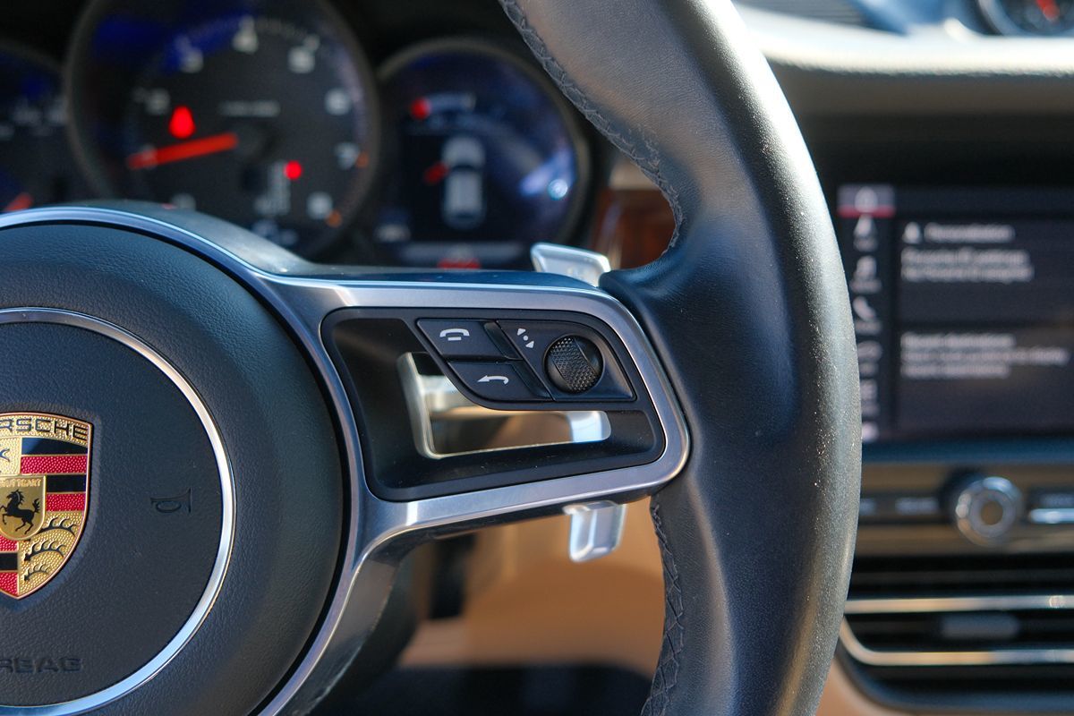 2021 Porsche Macan Base photo 19