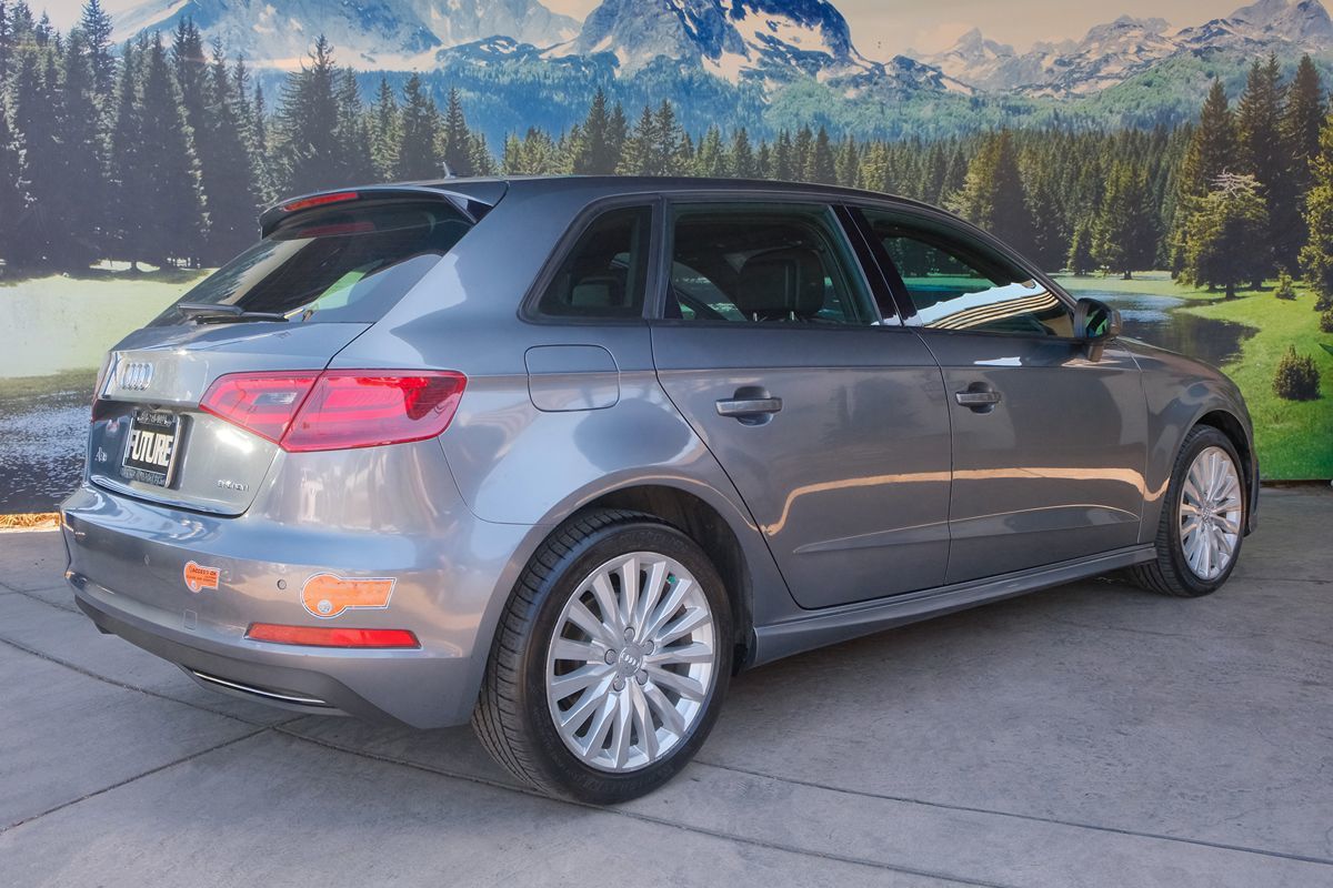 2016 Audi A3 E-tron Premium photo 5