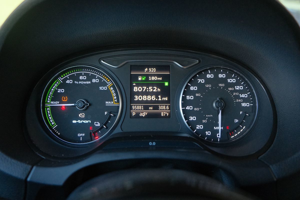 2016 Audi A3 E-tron Premium photo 16