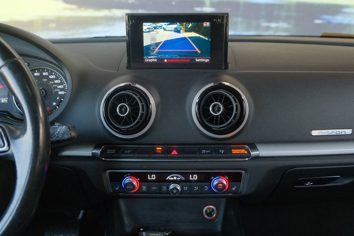 2016 Audi A3 E-tron Premium photo 19