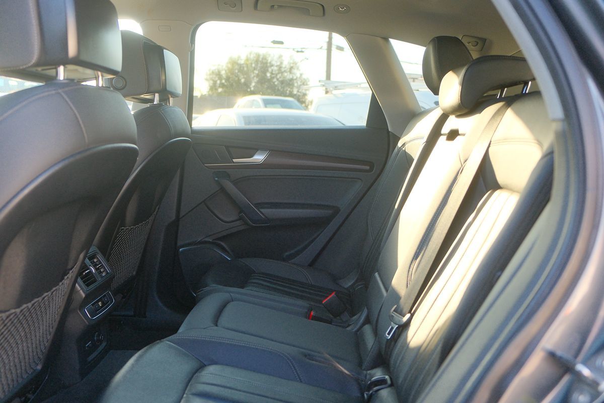 2022 Audi Q5 S line Premium photo 35