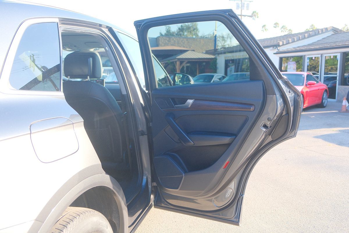 2022 Audi Q5 S line Premium photo 30