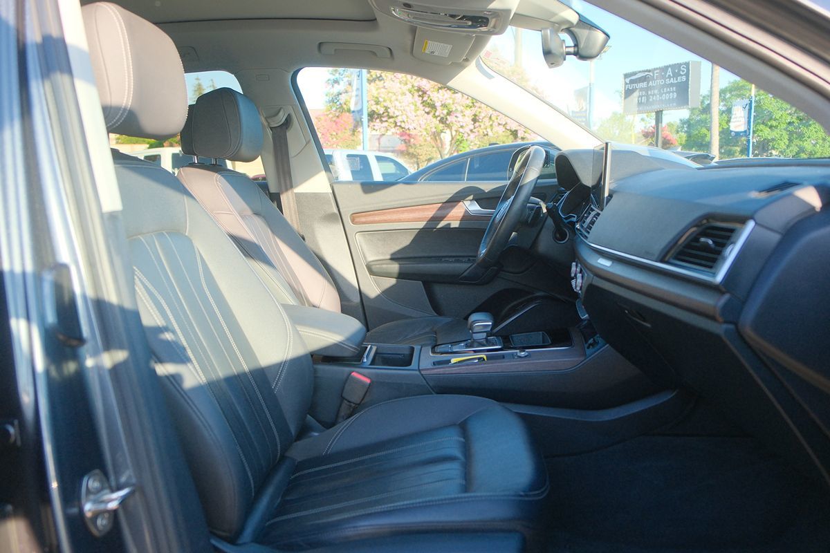 2022 Audi Q5 S line Premium photo 28