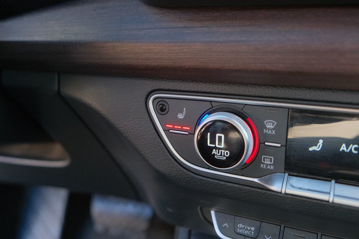 2022 Audi Q5 S line Premium photo 22