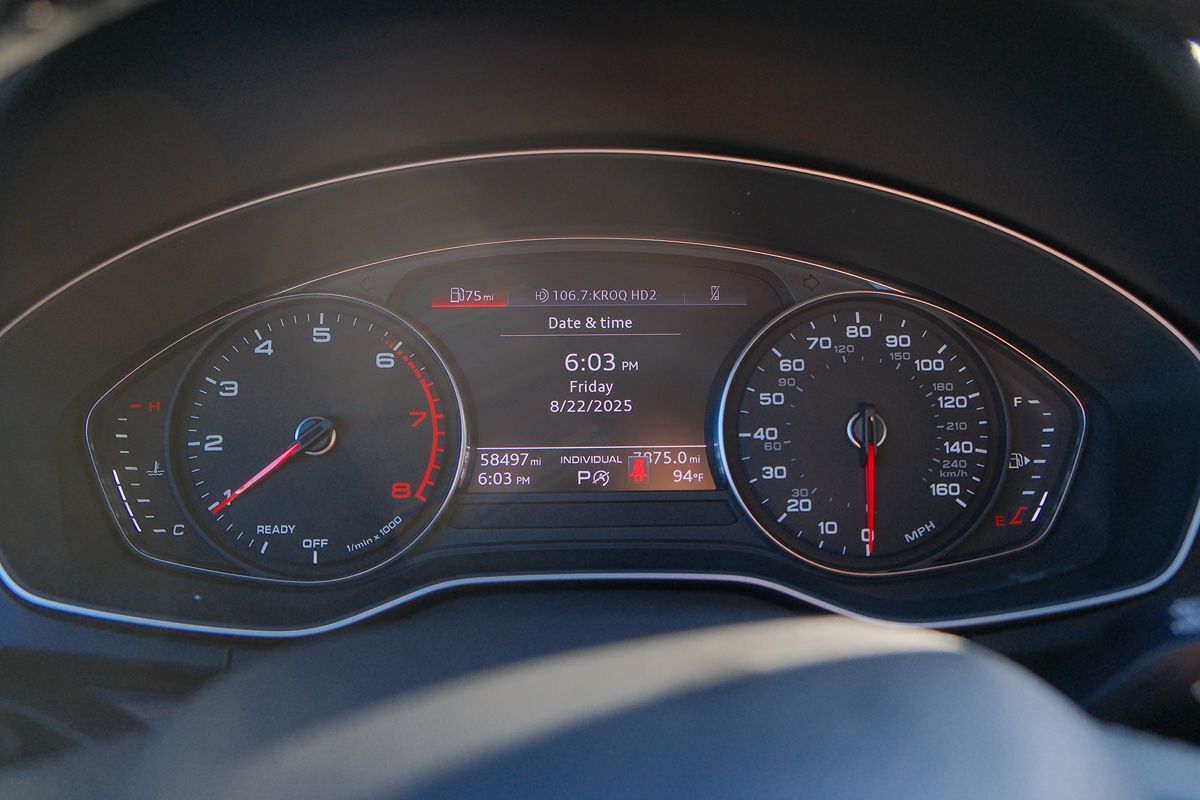 2022 Audi Q5 S line Premium photo 16