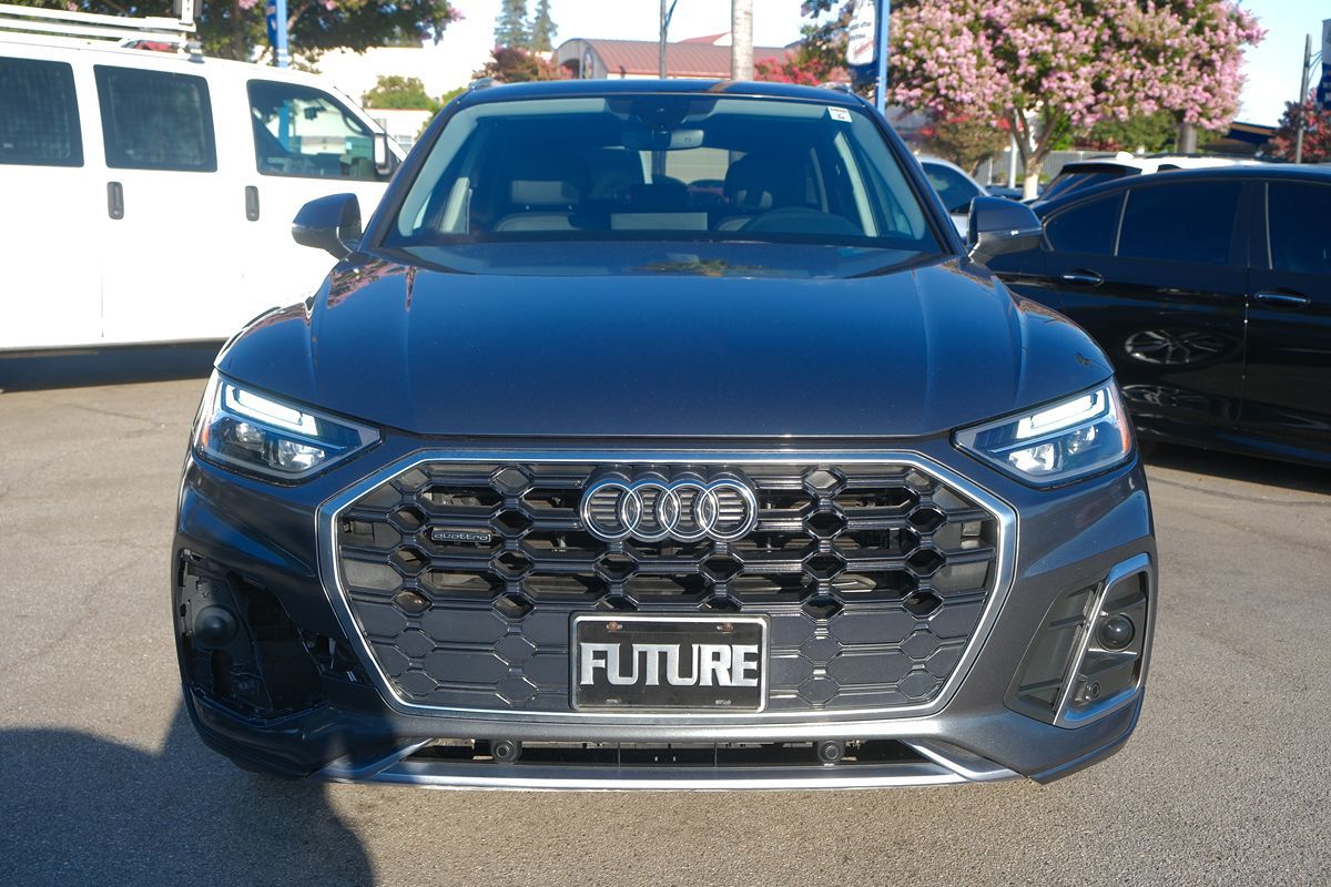 2022 Audi Q5 S line Premium photo 2