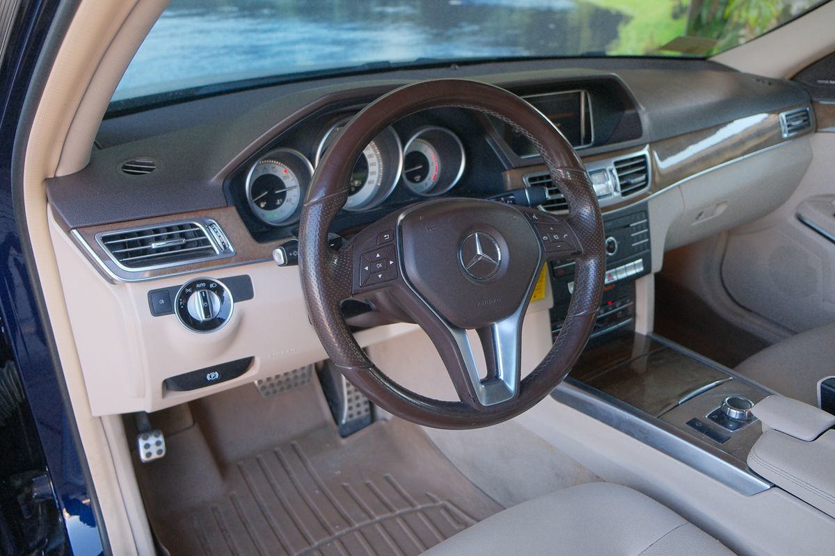 2016 Mercedes Benz E 250 BlueTEC Sport Sedan photo 10
