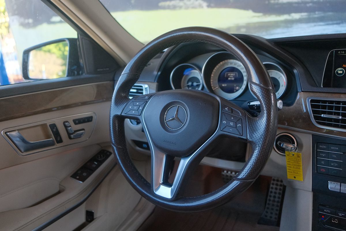 2016 Mercedes Benz E 250 BlueTEC Sport Sedan photo 35
