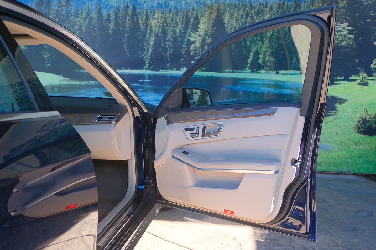 2016 Mercedes Benz E 250 BlueTEC Sport Sedan photo 24