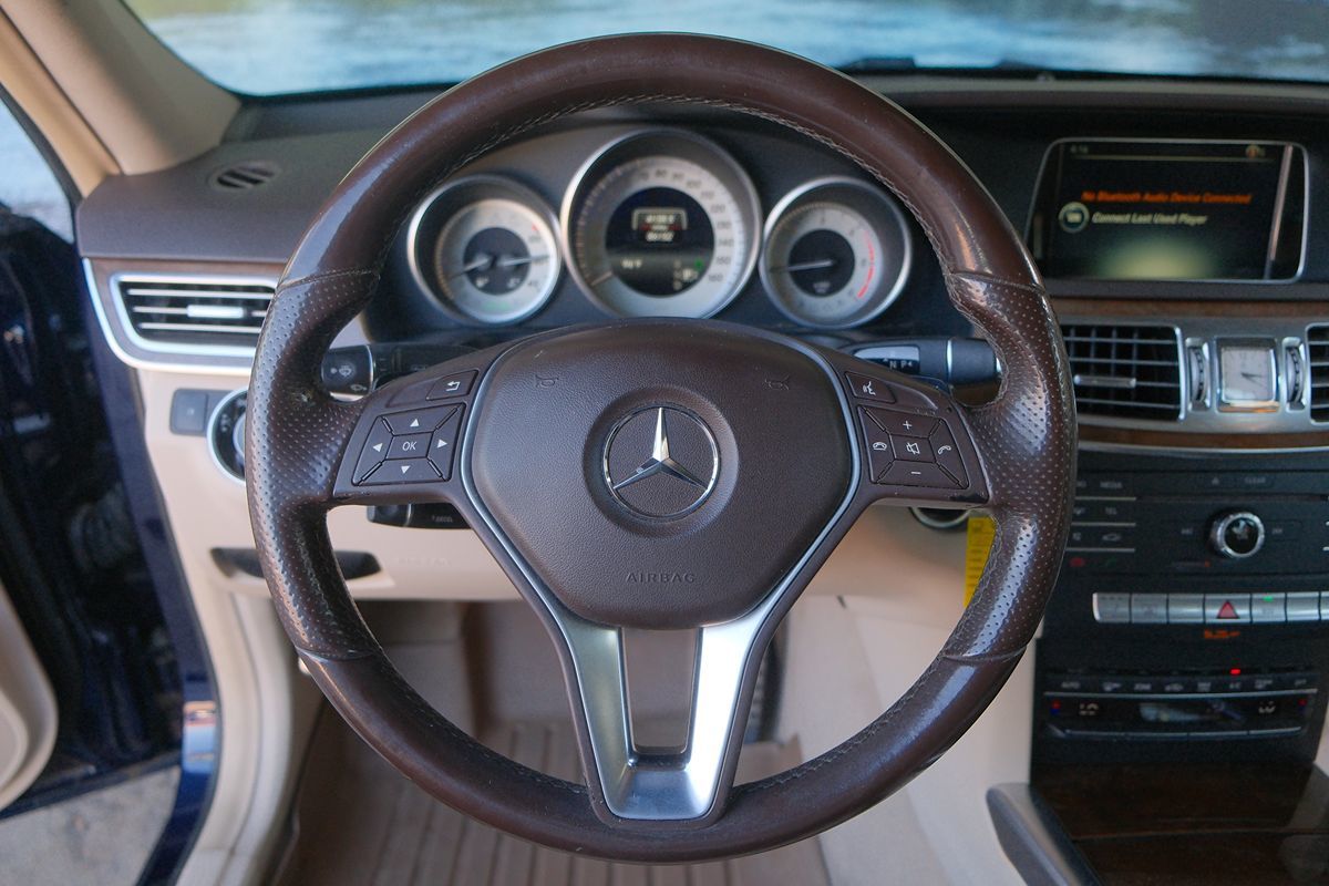 2016 Mercedes Benz E 250 BlueTEC Sport Sedan photo 11