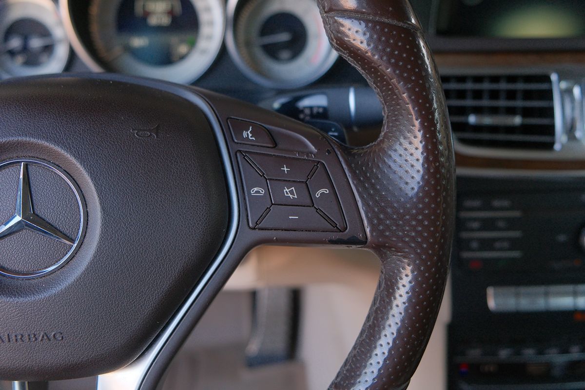2016 Mercedes Benz E 250 BlueTEC Sport Sedan photo 13
