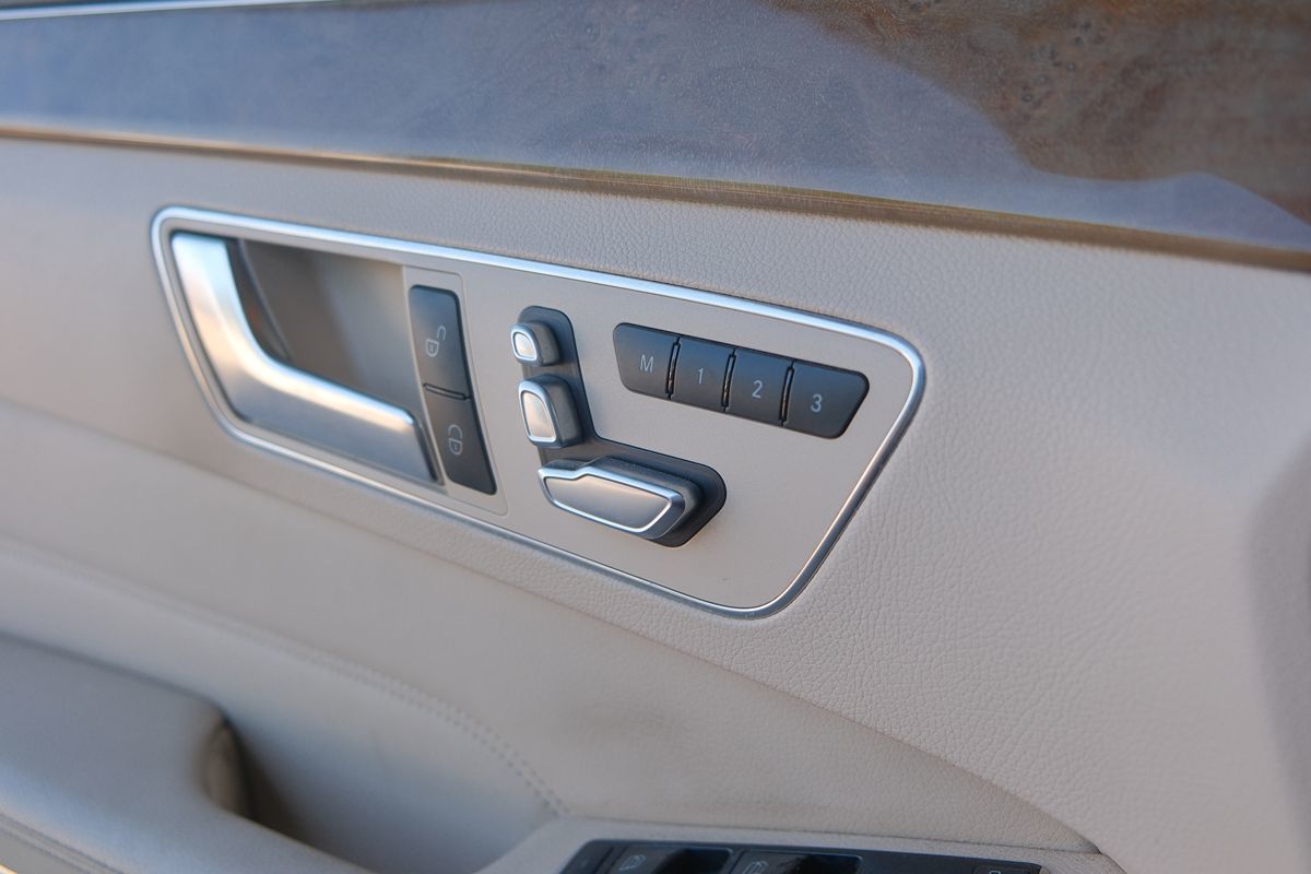 2016 Mercedes Benz E 250 BlueTEC Sport Sedan photo 7